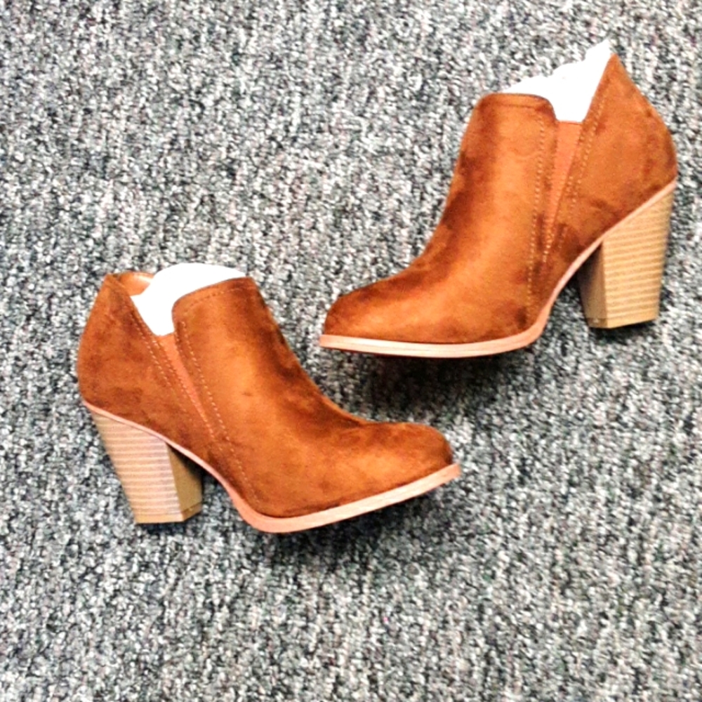 Mata insight-1 ankle boots